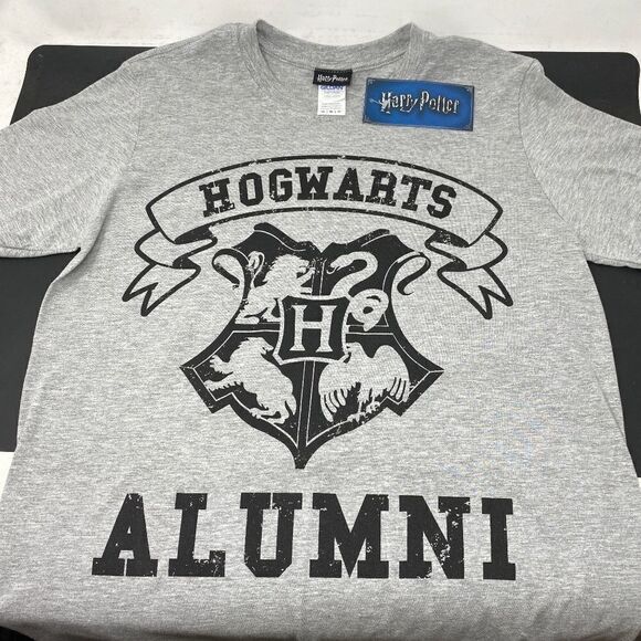 HOGWARTS ALUMNI T-SHIRT NEW - Picture 1 of 12